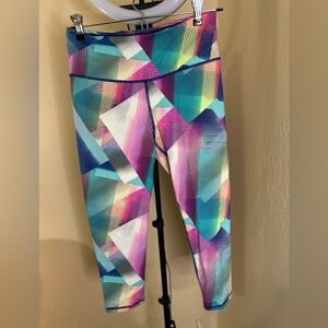 Victoria’s Secret VSX Sport Knockout Capri Athletic Leggings